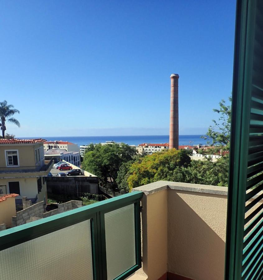 Funchal Petrolhead Apartment Exteriör bild