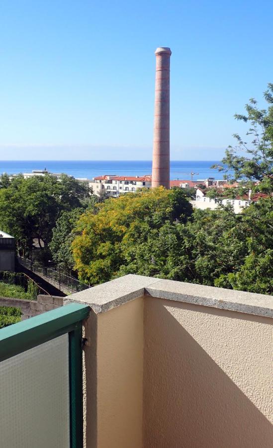 Funchal Petrolhead Apartment Exteriör bild